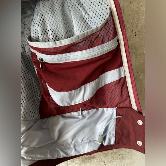 Patagonia Women’s Jacket with Fleece Interior - Picture 5 of 16